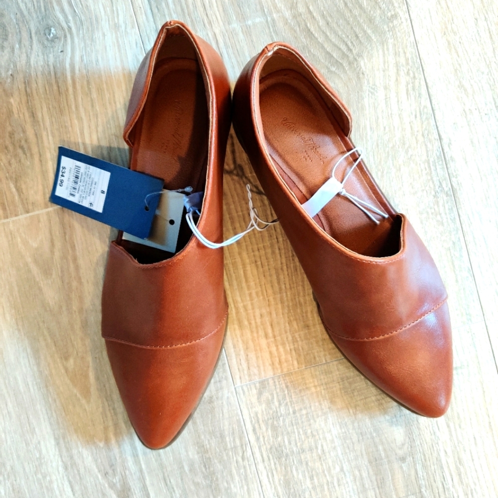 Universal Threads Wenda Shoes - Read Description